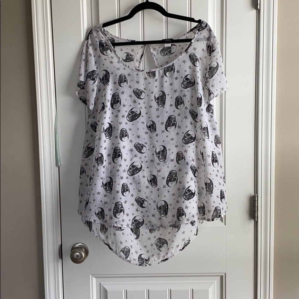 Torrid 1 skull blouse cowl back